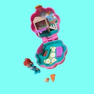 2018 Mattel Polly Pocket Tiny Garden Rabbit Mini Compact Set